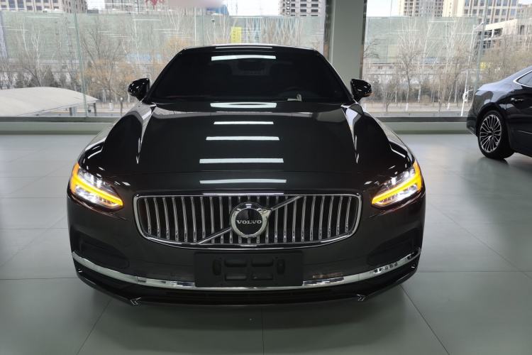 Used Volvo S90 2023 B5 Zhiyuan Luxury Edition Front