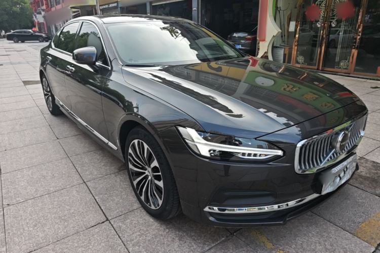 Used Volvo S90 2023 B5 Zhiyi Luxury Edition Front Right 45 Deg