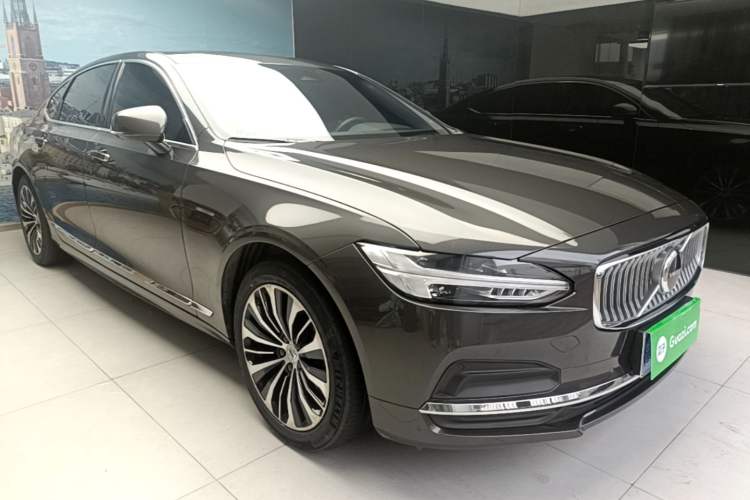 Used Volvo S90 2023 B5 Zhiyi Luxury Edition Front Right 45 Deg