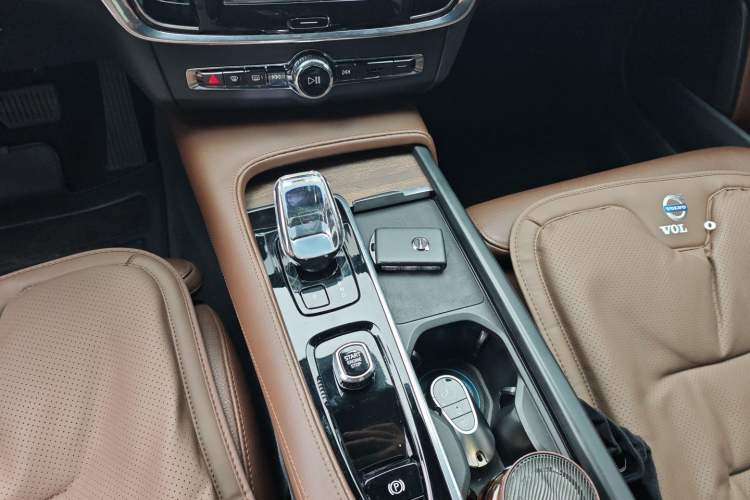 Used Volvo S90 2023 B5 Zhiyuan Luxury Edition Gear Lever