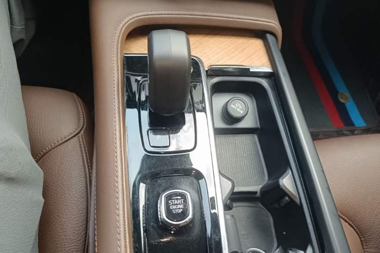 Used Volvo S90 2023 B5 Zhiyi Luxury Edition Gear Lever