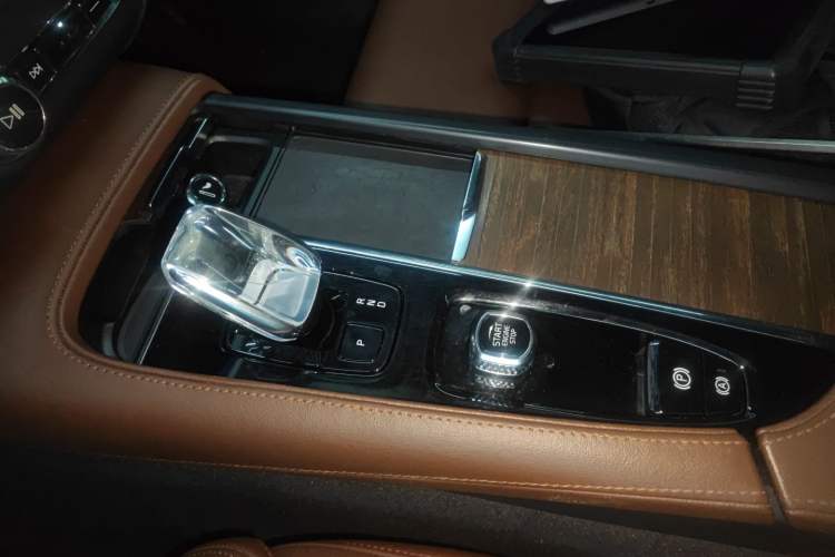 Used Volvo S90 2023 B5 Zhiyuan Luxury Edition Gear Lever
