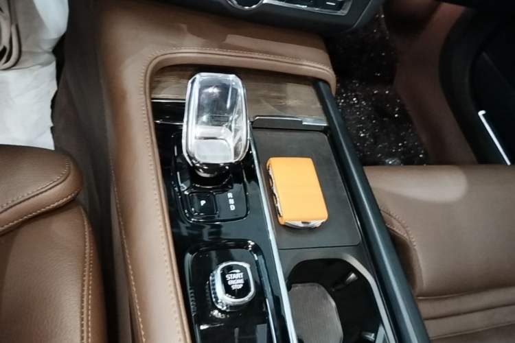 Used Volvo S90 2023 B5 Zhiyuan Luxury Edition Gear Lever