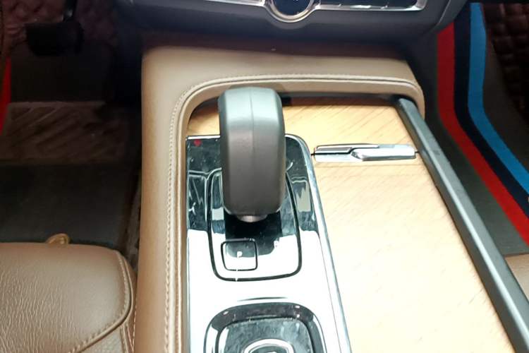 Used Volvo S90 2023 B5 Zhiyi Luxury Edition Gear Lever
