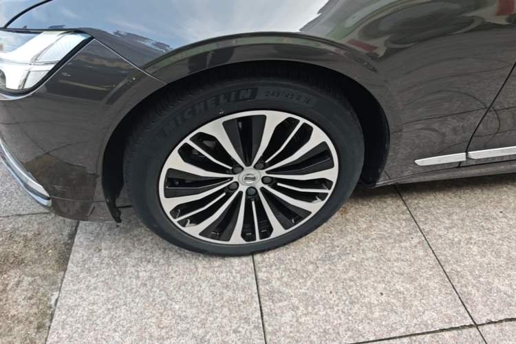 Used Volvo S90 2023 B5 Zhiyi Luxury Edition Left Front Wheel Hub