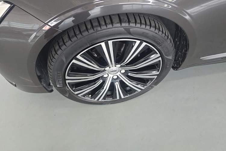 Used Volvo S90 2023 B5 Zhiyuan Luxury Edition Left Front Wheel Hub