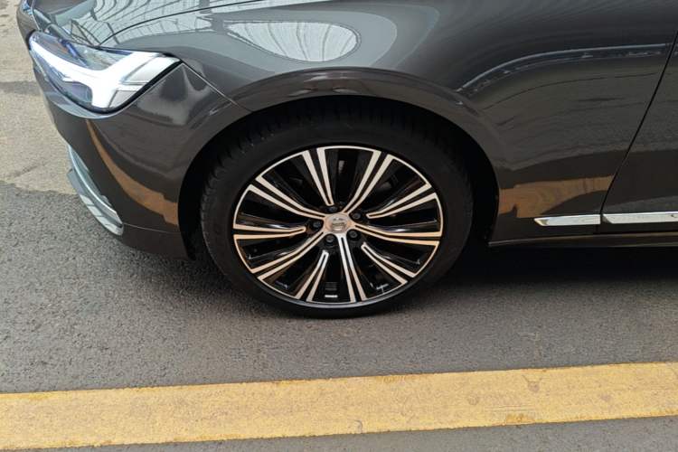 Used Volvo S90 2023 B5 Zhiyuan Luxury Edition Left Front Wheel Hub