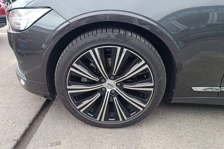 Used Volvo S90 2023 B5 Zhiyuan Luxury Edition Left Front Wheel Hub