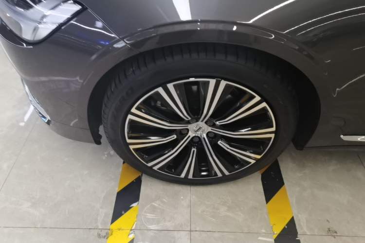 Used Volvo S90 2023 B5 Zhiyuan Luxury Edition Left Front Wheel Hub