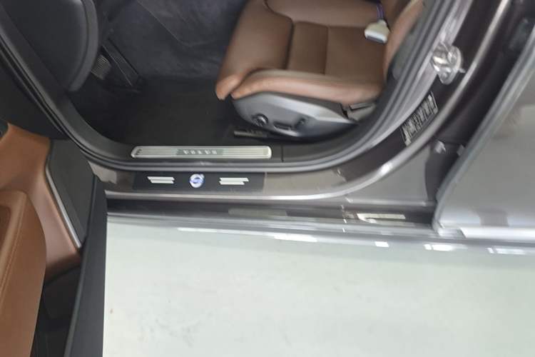 Used Volvo S90 2023 B5 Zhiyuan Luxury Edition Left Side Sill