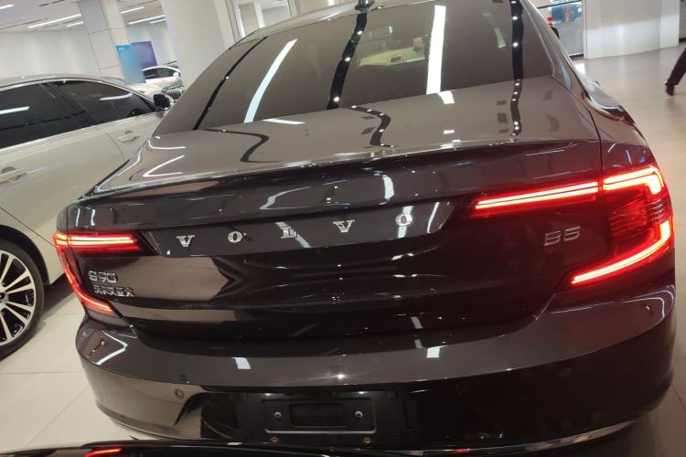 Used Volvo S90 2023 B5 Zhiyuan Luxury Edition Rear