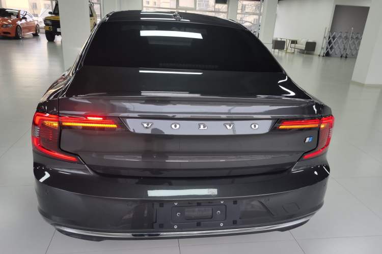 Used Volvo S90 2023 B5 Zhiyuan Luxury Edition Rear