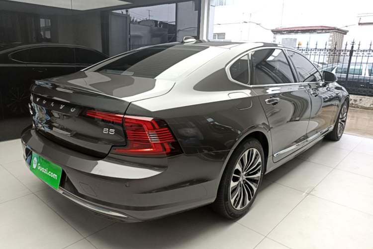 Used Volvo S90 2023 B5 Zhiyi Luxury Edition Rear Right 45 Deg
