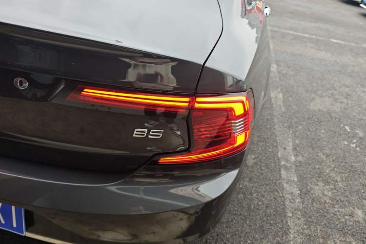 Used Volvo S90 2023 B5 Zhiyuan Luxury Edition Right Rear Taillight