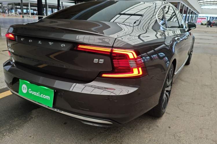 Used Volvo S90 2023 B5 Zhiyuan Luxury Edition Right Rear Taillight