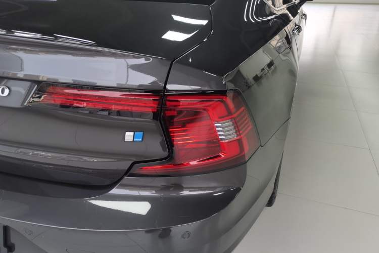 Used Volvo S90 2023 B5 Zhiyuan Luxury Edition Right Rear Taillight