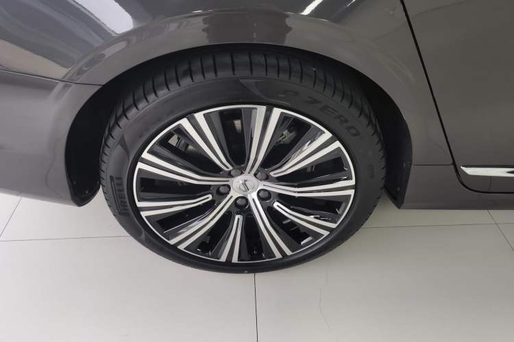 Used Volvo S90 2023 B5 Zhiyuan Luxury Edition Right Rear Wheel Hub