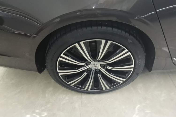 Used Volvo S90 2023 B5 Zhiyuan Luxury Edition Right Rear Wheel Hub