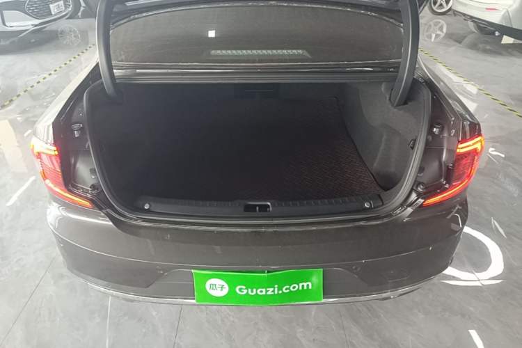 Used Volvo S90 2023 B5 Zhiyi Luxury Edition Trunk