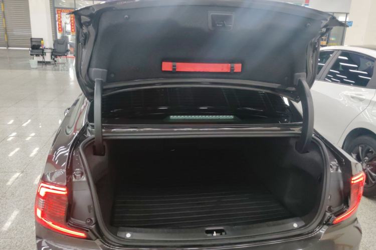 Used Volvo S90 2023 B5 Zhiyi Luxury Edition Trunk