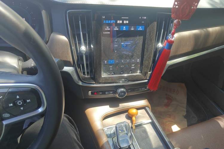 Used Volvo S90 2023 B5 Zhiyuan Luxury Edition Audio And AC Panel