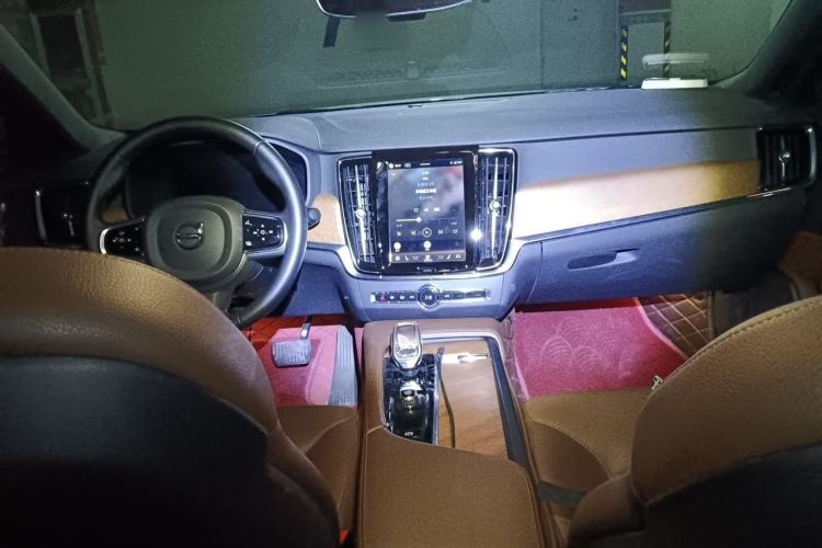 Used Volvo S90 2023 B5 Zhiyi Luxury Edition Center Console