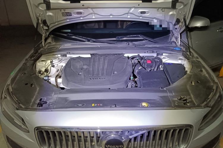 Used Volvo S90 2023 B5 Zhiyi Luxury Edition Engine Bay