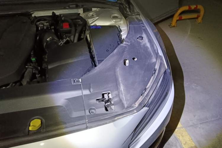 Used Volvo S90 2023 B5 Zhiyi Luxury Edition Engine Bay Left
