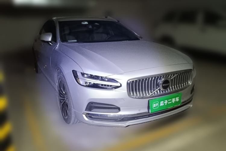 Used Volvo S90 2023 B5 Zhiyi Luxury Edition Front Right 45 Deg