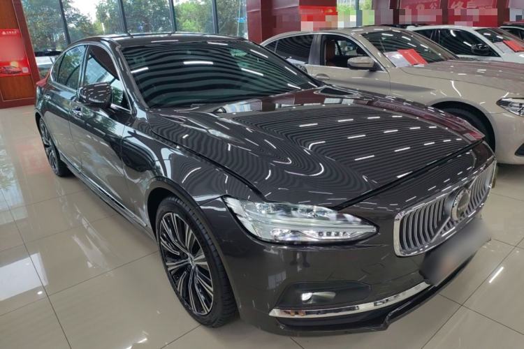 Used Volvo S90 2023 B5 Luxury Smart Edition Front Right 45 Deg