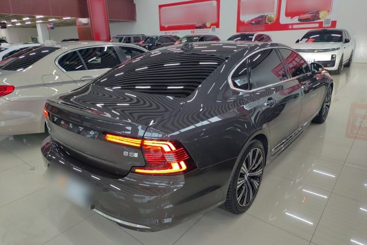 Used Volvo S90 2023 B5 Luxury Smart Edition Rear Right 45 Deg