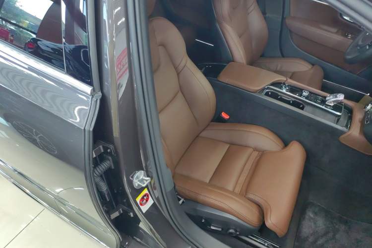 Used Volvo S90 2023 B5 Luxury Smart Edition Right Front Seat