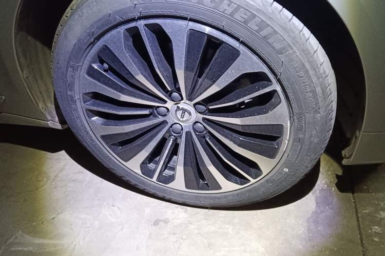 Used Volvo S90 2023 B5 Zhiyi Luxury Edition Right Front Wheel Hub