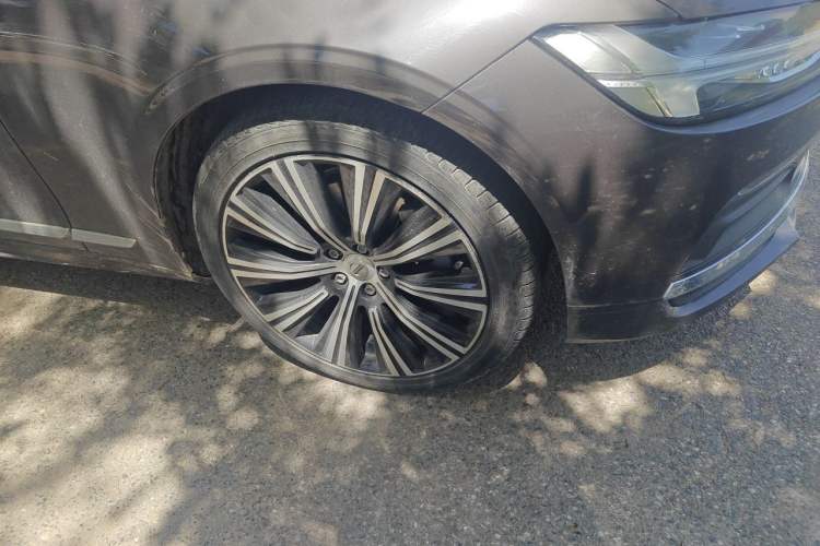 Used Volvo S90 2023 B5 Zhiyuan Luxury Edition Right Front Wheel Hub