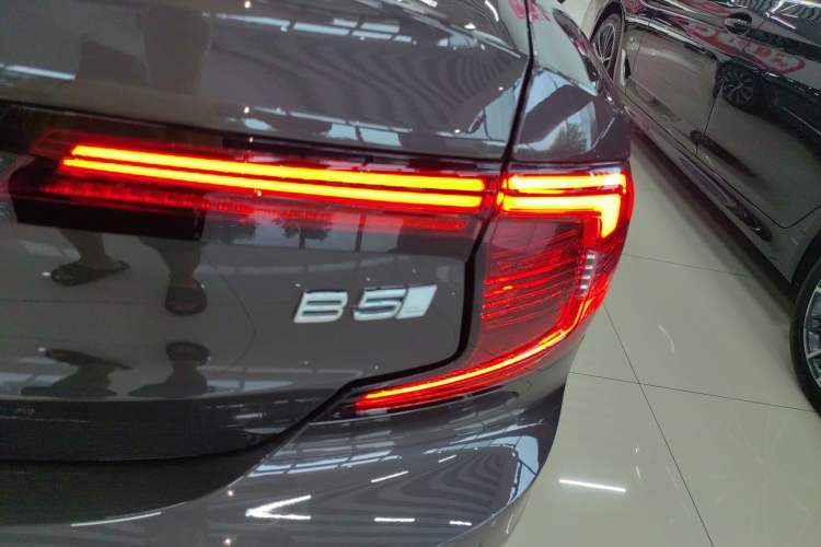 Used Volvo S90 2023 B5 Luxury Smart Edition Right Rear Taillight