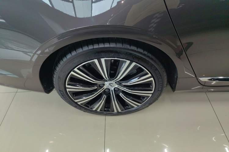 Used Volvo S90 2023 B5 Luxury Smart Edition Right Rear Wheel Hub