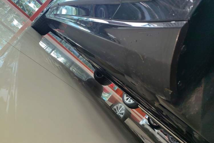 Used Volvo S90 2023 B5 Luxury Smart Edition Right Side Sill