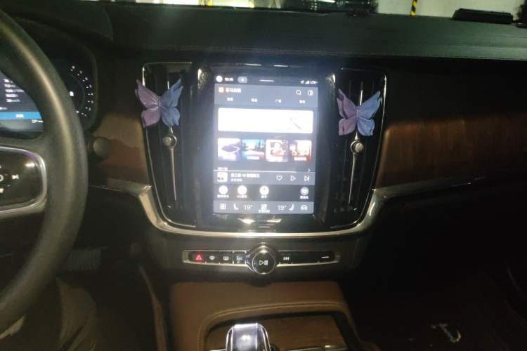 Used Volvo S90 2023 B5 Zhiyuan Luxury Edition Audio And AC Panel