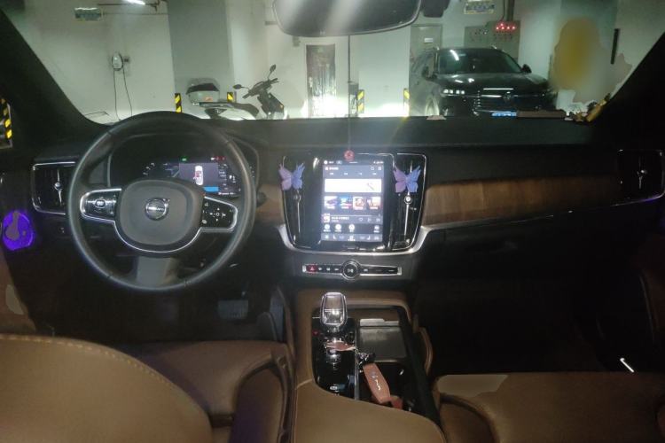 Used Volvo S90 2023 B5 Zhiyuan Luxury Edition Center Console