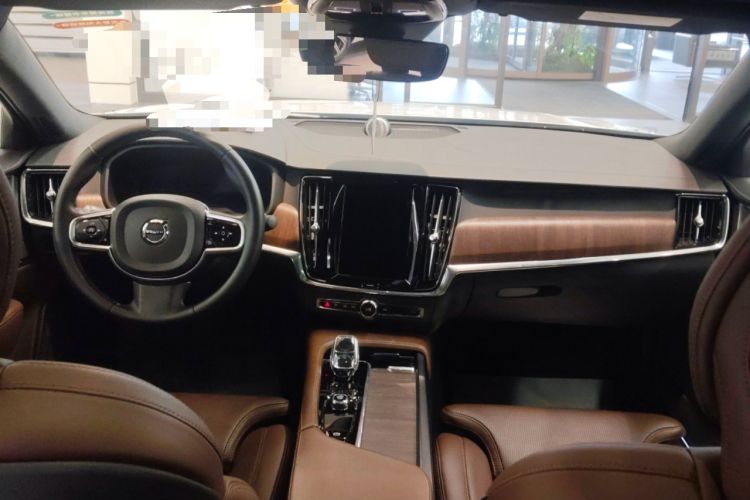 Used Volvo S90 2023 B5 Luxury Smart Edition Center Console