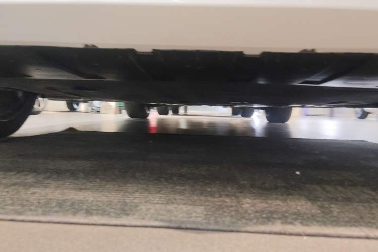 Used Volvo S90 2023 B5 Luxury Smart Edition Chassis Front