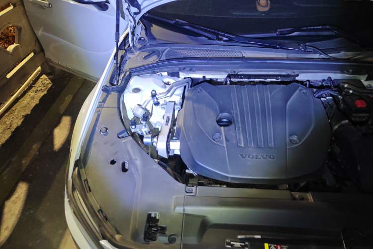 Used Volvo S90 2023 B5 Zhiyuan Luxury Edition Engine Bay Right