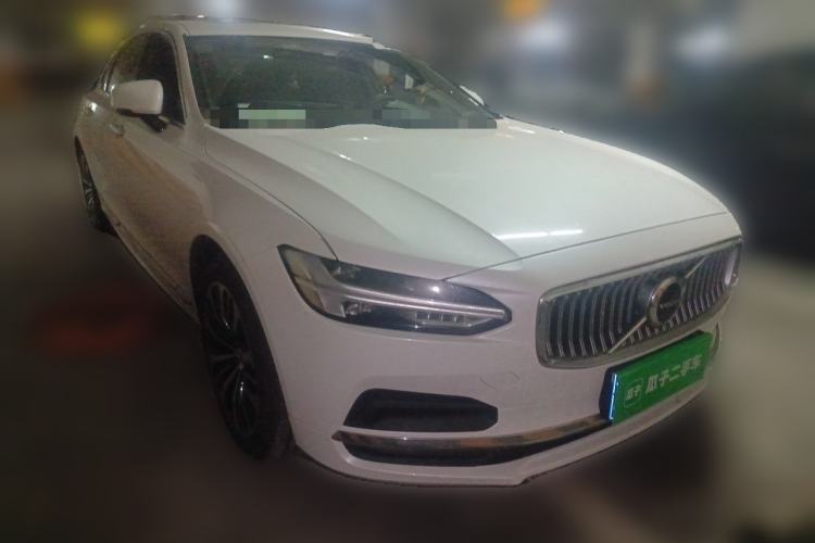 Used Volvo S90 2023 B5 Zhiyi Luxury Edition Front Right 45 Deg
