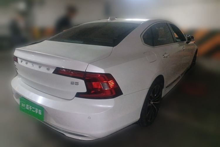 Used Volvo S90 2023 B5 Zhiyi Luxury Edition Rear Right 45 Deg