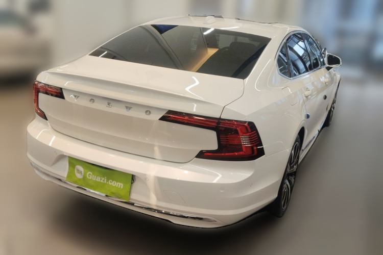 Used Volvo S90 2023 B5 Luxury Smart Edition Rear Right 45 Deg