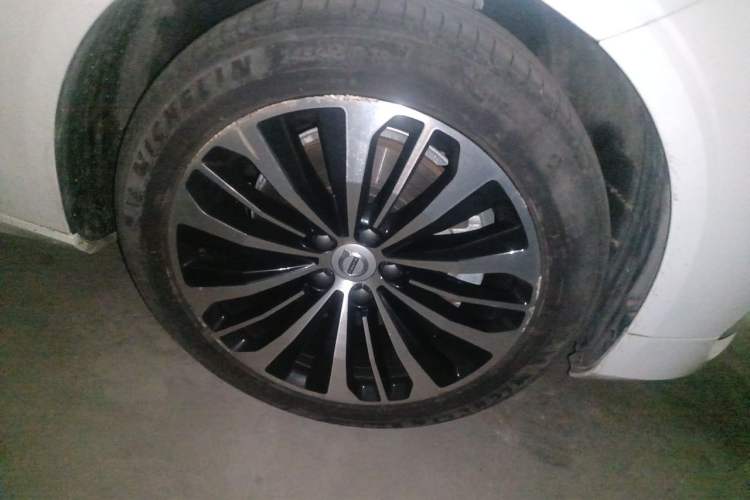 Used Volvo S90 2023 B5 Zhiyi Luxury Edition Right Front Wheel Hub
