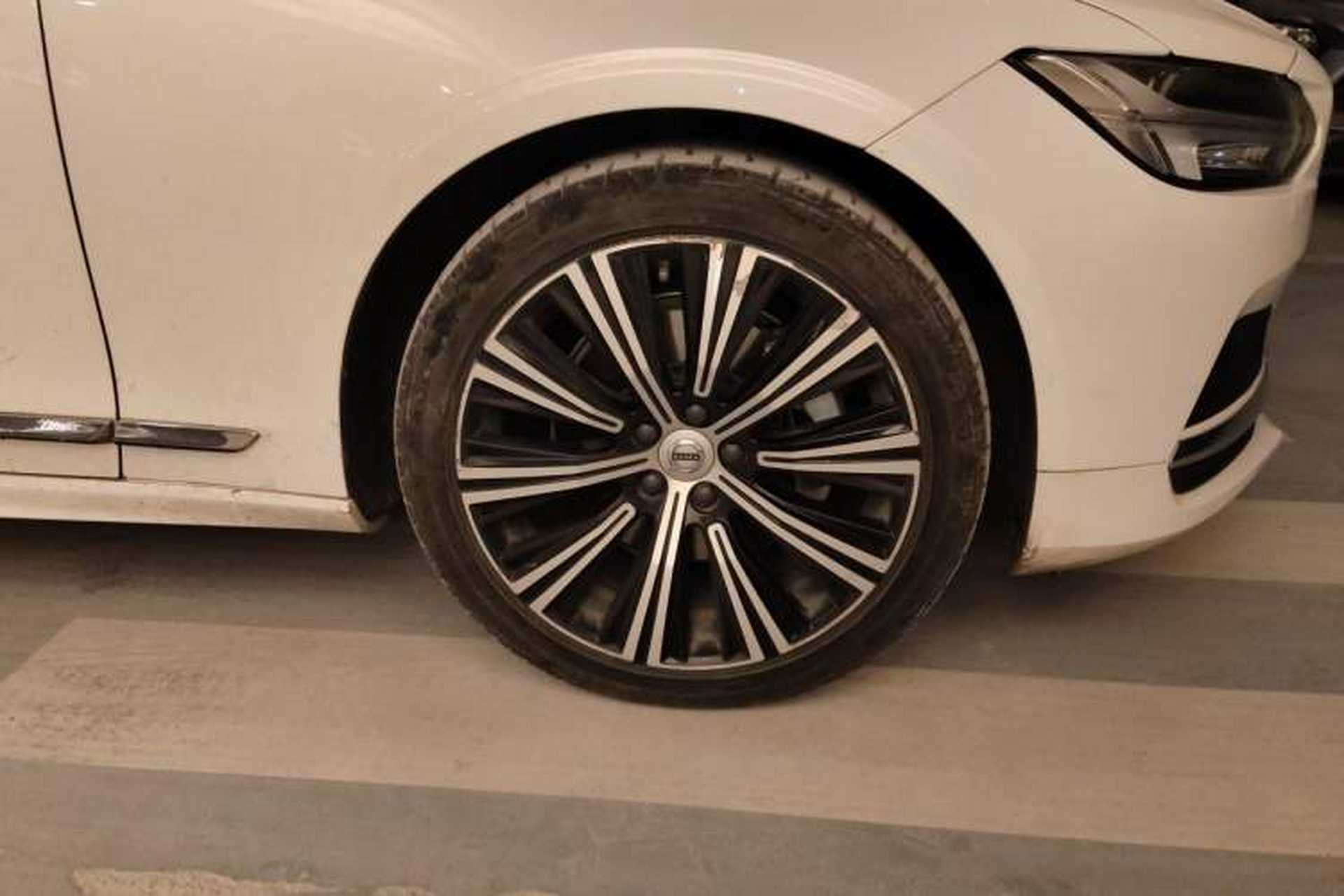 Used Volvo S90 2023 B5 Zhiyuan Luxury Edition Right Front Wheel Hub