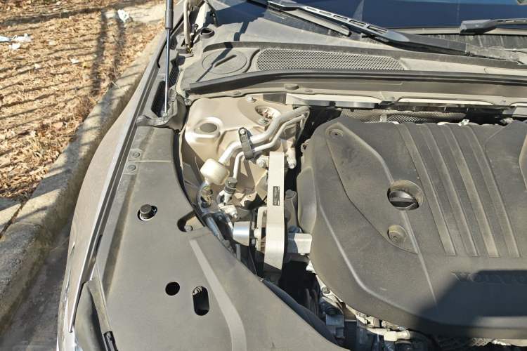 Used Volvo S90 2023 B5 Zhiyi Luxury Edition Engine Bay Right