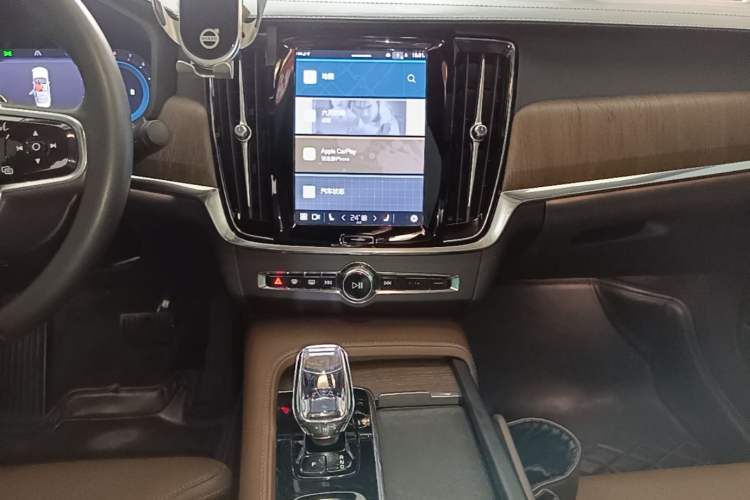 Used Volvo S90 2024 B5 Zhiyuan Luxury Edition Audio And AC Panel