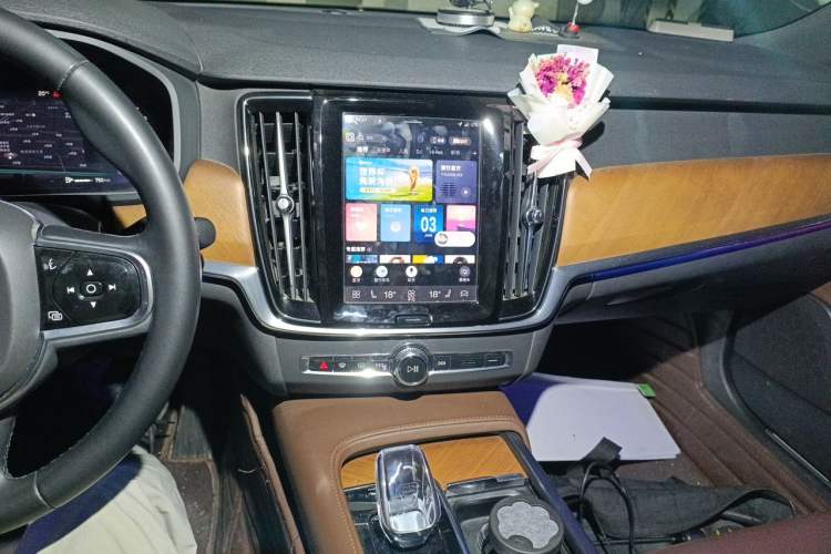 Used Volvo S90 2024 B5 Zhiyi Luxury Edition Audio And AC Panel